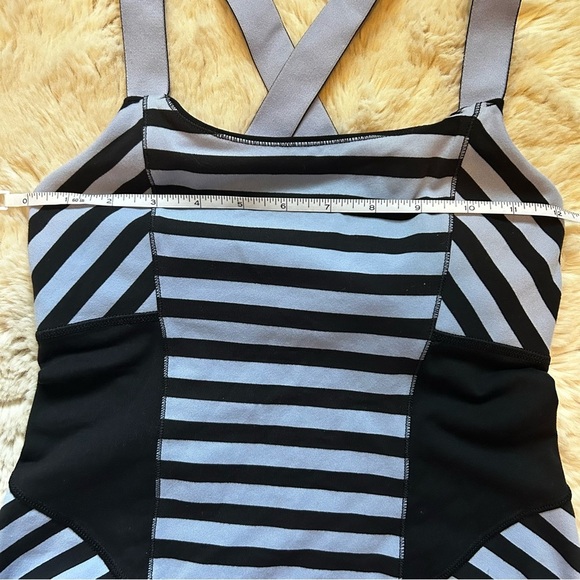 Sz 4 (fits 0 & 2) Lululemon Work It Out Lavender Black Striped Racerback Tank - Picture 5 of 7